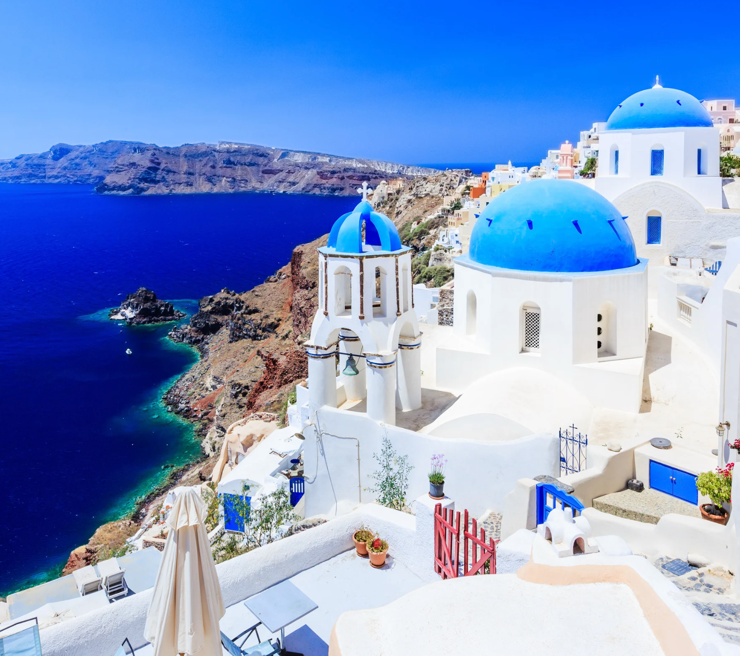 Dive into the rich history, breathtaking islands, and Mediterranean cuisine of Greece.